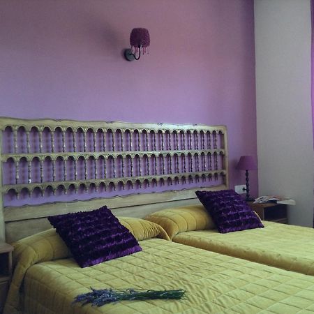 Hostal Camino Del Perdon Uterga Extérieur photo