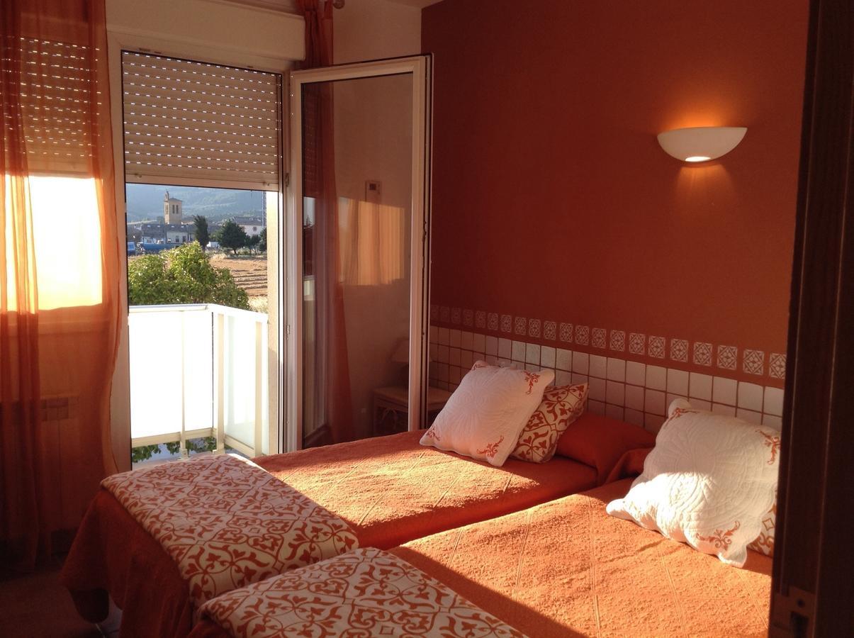 Hostal Camino Del Perdon Uterga Extérieur photo